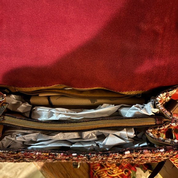Patricia Nash Satchel/Crossbody Strap Included - Picture 9 of 11